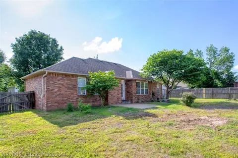 Exterior - 400 Village Dr, Lavaca, AR 72941 photo 8 of 11