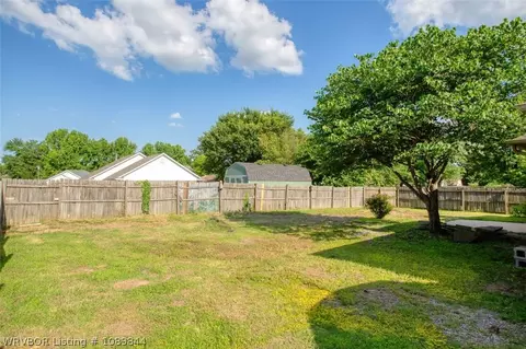 Exterior - 400 Village Dr, Lavaca, AR 72941 photo 10 of 11
