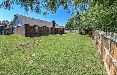 Exterior - 5009 S 94th St, Fort Smith, AR 72903 photo 4 of 6
