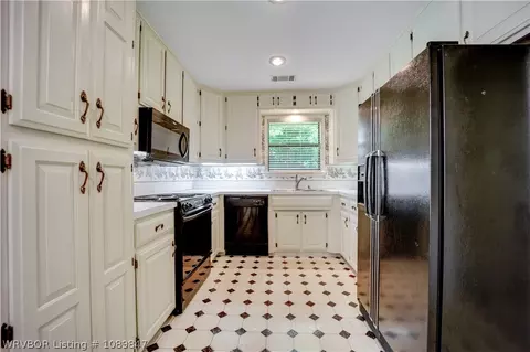 Kitchen - 5009 S 94th St, Fort Smith, AR 72903 photo 1 of 3