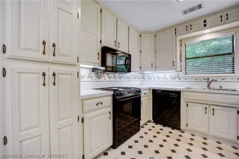 Kitchen - 5009 S 94th St, Fort Smith, AR 72903 photo 2 of 3