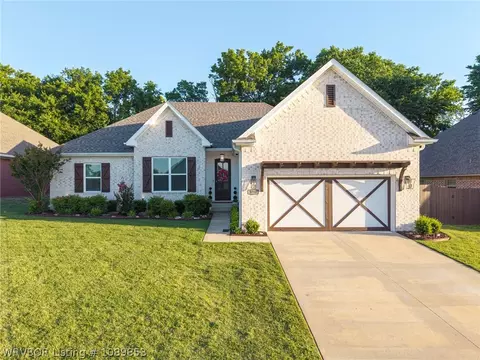 5716 Thomas Rd, Fort Smith, AR 72916