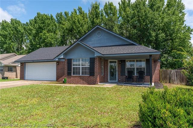 400 Emily Dr, Alma, AR 72921
