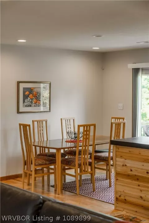 Dining - 10022 W Devils Den Rd, Winslow, AR 72959 photo 2 of 5