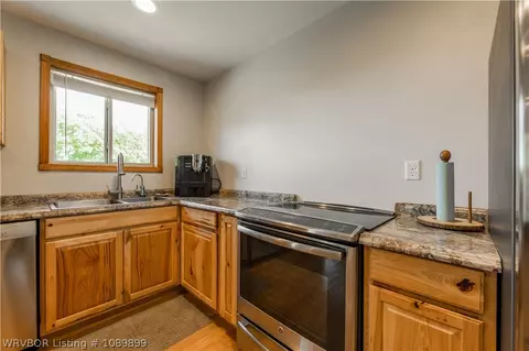 Kitchen - 10022 W Devils Den Rd, Winslow, AR 72959 photo 3 of 6