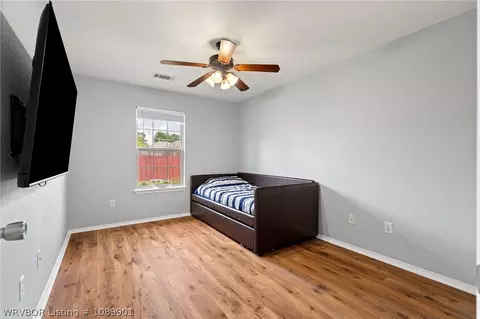 Bedroom - 438 Mildred Ct, Alma, AR 72921 photo 2 of 3