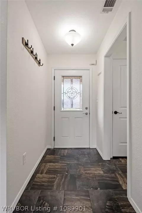 Entry Way - 438 Mildred Ct, Alma, AR 72921 photo 2 of 2