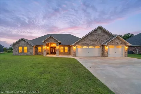 2057 Prairie Fire Dr, Sallisaw, OK 74955