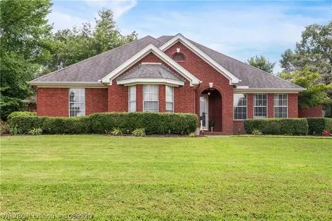 1402 Northview Dr, Van Buren, AR 72956