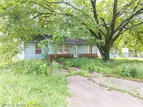 Exterior - 1903 Wirsing Ave, Fort Smith, AR 72904 photo 5 of 7