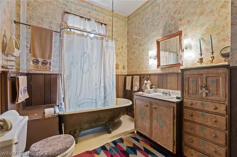 Bath - 109 N 16th St, Fort Smith, AR 72901 photo 4 of 4
