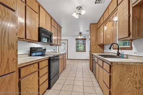 Kitchen - 4716 Cobblestone Rd, Huntington, AR 72940 photo 1 of 2
