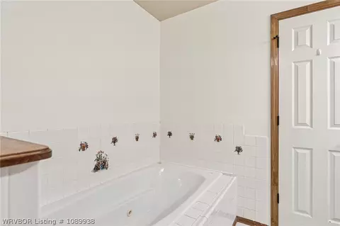 Bath - 4716 Cobblestone Rd, Huntington, AR 72940 photo 1 of 4