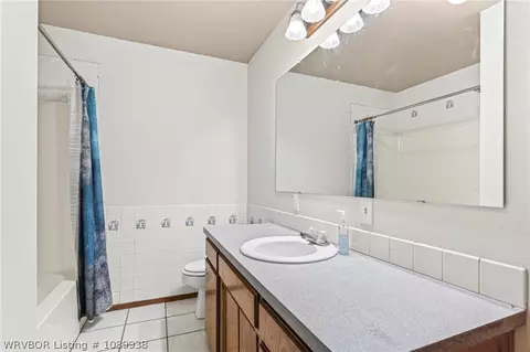 Bath - 4716 Cobblestone Rd, Huntington, AR 72940 photo 4 of 4