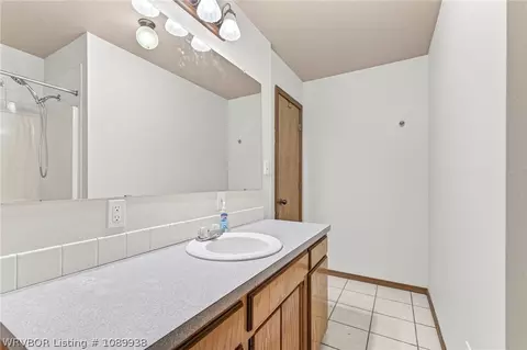 Bath - 4716 Cobblestone Rd, Huntington, AR 72940 photo 3 of 4