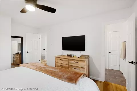Bedroom - 8500 S 35th Ter, Fort Smith, AR 72908 photo 2 of 3