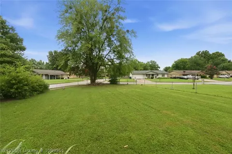 Exterior - 8500 S 35th Ter, Fort Smith, AR 72908 photo 6 of 7