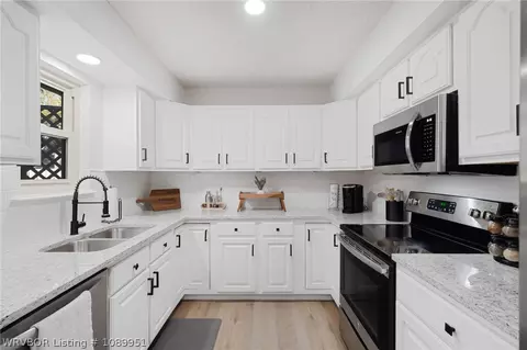 Kitchen - 8500 S 35th Ter, Fort Smith, AR 72908 photo 1 of 1