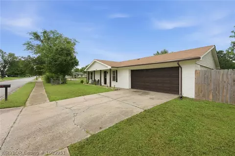 Exterior - 8500 S 35th Ter, Fort Smith, AR 72908 photo 3 of 7