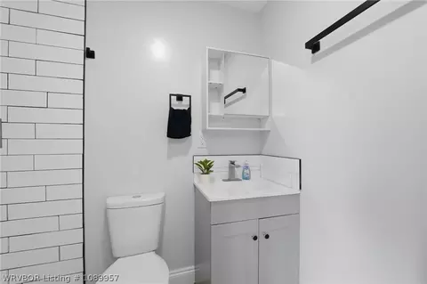 Bath - 2400 Birnie Ave, Fort Smith, AR 72904 photo 1 of 5