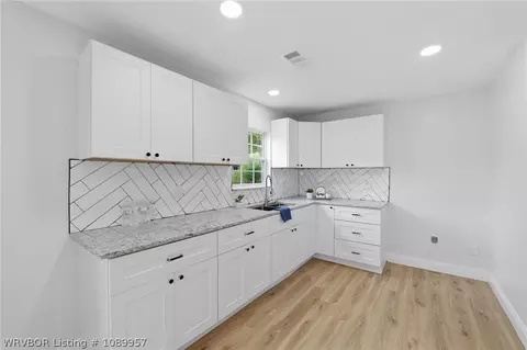 Kitchen - 2400 Birnie Ave, Fort Smith, AR 72904 photo 1 of 2