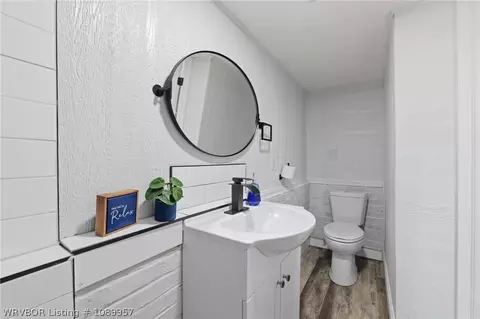 Bath - 2400 Birnie Ave, Fort Smith, AR 72904 photo 5 of 5