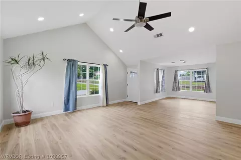 Living - 2400 Birnie Ave, Fort Smith, AR 72904 photo 1 of 2