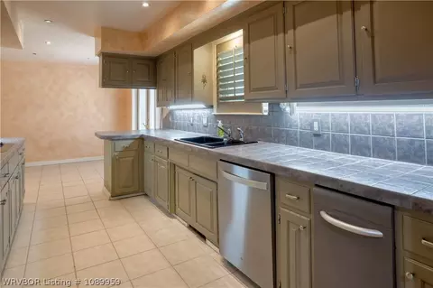 Kitchen - 4111 Cruce Hill Dr, Fort Smith, AR 72901 photo 4 of 4
