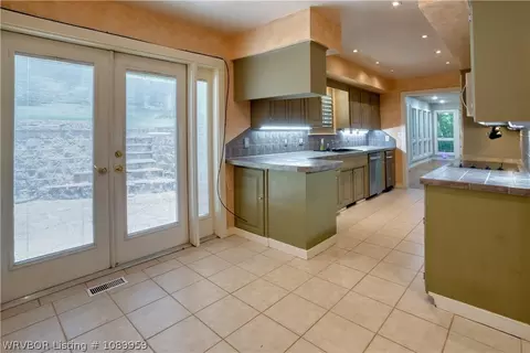 Kitchen - 4111 Cruce Hill Dr, Fort Smith, AR 72901 photo 1 of 4