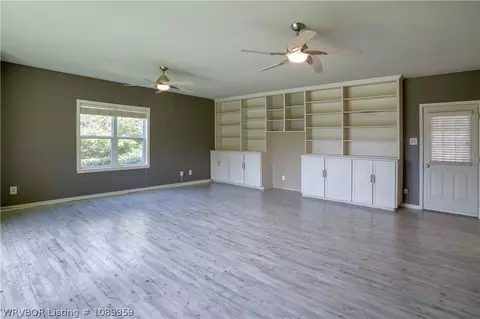 Living - 4111 Cruce Hill Dr, Fort Smith, AR 72901 photo 7 of 8