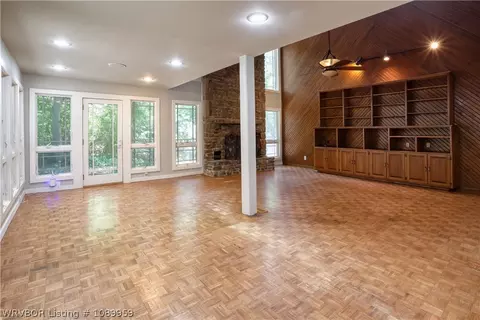 Living - 4111 Cruce Hill Dr, Fort Smith, AR 72901 photo 3 of 8