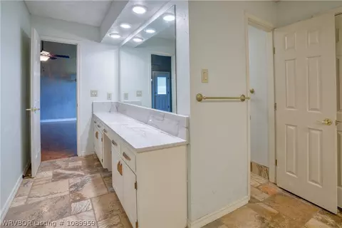 Bath - 4111 Cruce Hill Dr, Fort Smith, AR 72901 photo 5 of 6