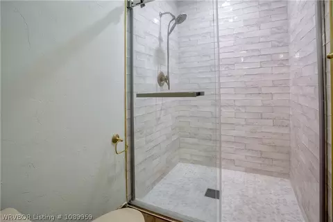 Bath - 4111 Cruce Hill Dr, Fort Smith, AR 72901 photo 4 of 6