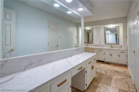 Bath - 4111 Cruce Hill Dr, Fort Smith, AR 72901 photo 3 of 6