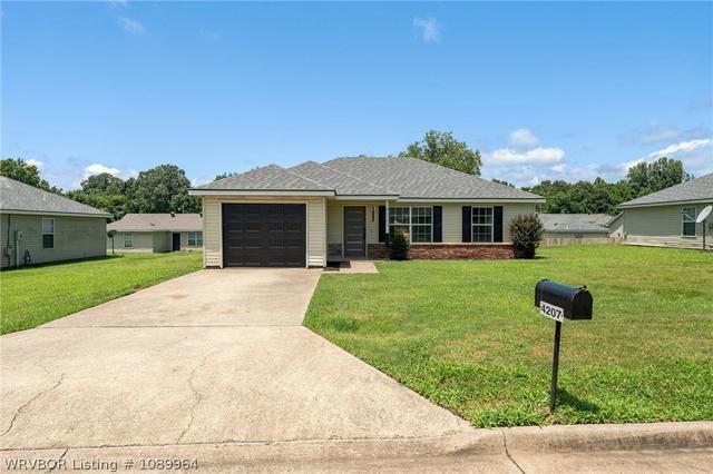 4207 N Oak Park Cir, Fort Smith, AR 72904