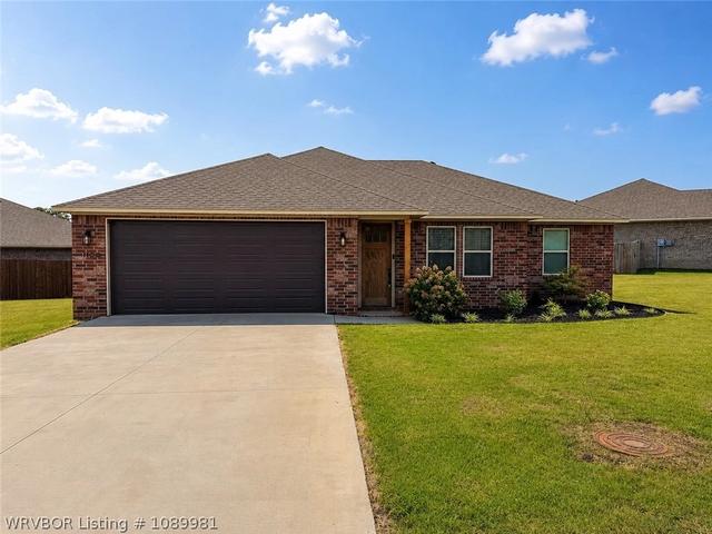 1100 Lavender Rd, Fort Smith, AR 72916