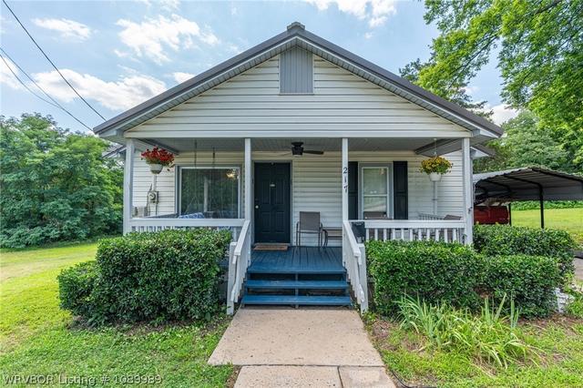 217 Fayetteville St, Van Buren, AR 72956