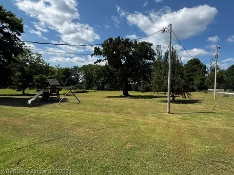 Exterior - 404 Nixon Rd, Lavaca, AR 72941 photo 3 of 6