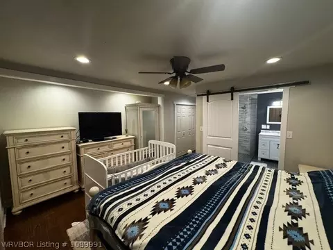 Bedroom - 404 Nixon Rd, Lavaca, AR 72941 photo 2 of 3
