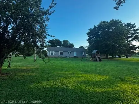 Exterior - 404 Nixon Rd, Lavaca, AR 72941 photo 5 of 9
