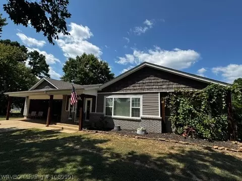 Exterior - 404 Nixon Rd, Lavaca, AR 72941 photo 2 of 6