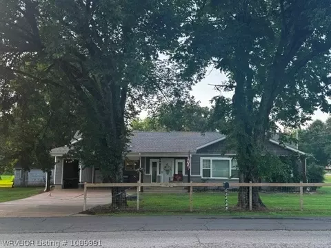 Exterior - 404 Nixon Rd, Lavaca, AR 72941 photo 7 of 9