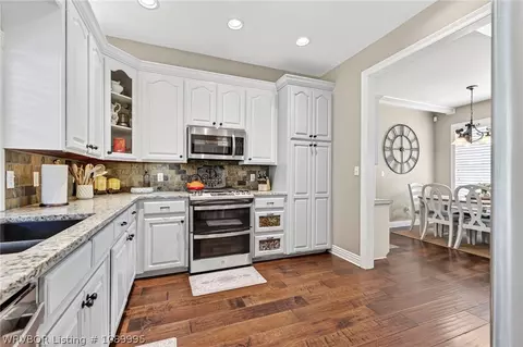 Kitchen - 6300 E Rye Hill Rd, Fort Smith, AR 72916 photo 2 of 5