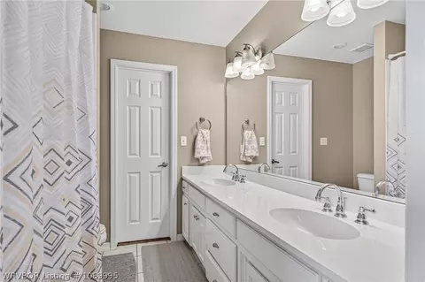 Bath - 6300 E Rye Hill Rd, Fort Smith, AR 72916 photo 8 of 8
