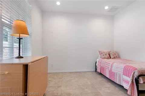 Bedroom - 19960 E Wilderness Rd, Cookson, OK 74427 photo 5 of 6