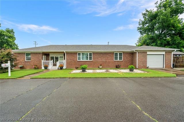 624 Locke St, Alma, AR 72921