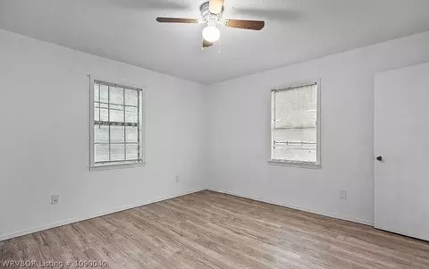 Bedroom - 1388 Diamond Rd, Waldron, AR 72958 photo 3 of 5