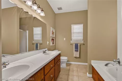 Bath - 3425 Eagle Dr, Greenwood, AR 72936 photo 4 of 5