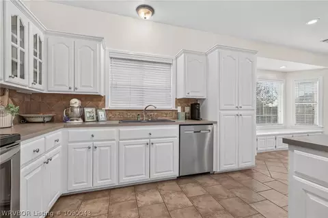 Kitchen - 3425 Eagle Dr, Greenwood, AR 72936 photo 4 of 5