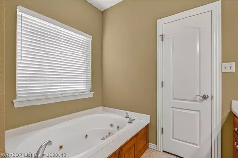 Bath - 3425 Eagle Dr, Greenwood, AR 72936 photo 3 of 5